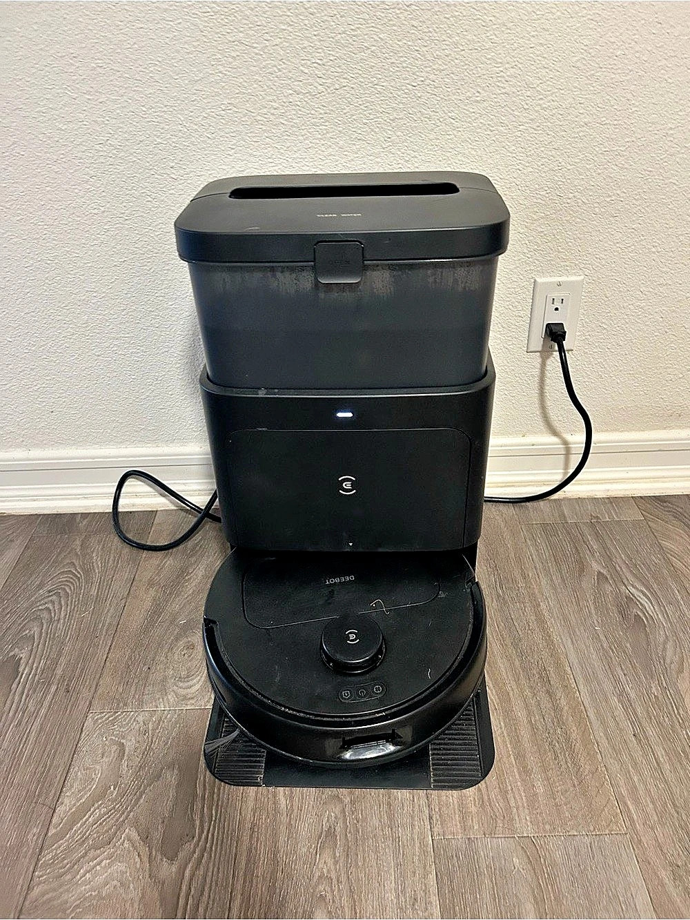 ECOVACS DEEBOT X2 OMNI Robot Vacuum and Station in Black
